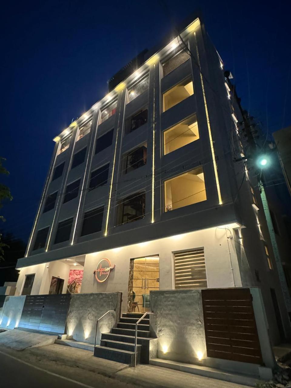Hotel Elpaso Салем Экстерьер фото